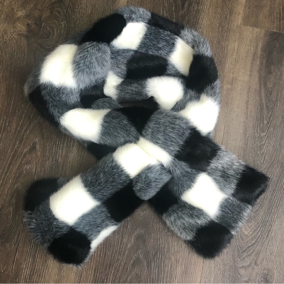 Accessories - New! Super warm, soft and gorgeous scarf/collar.